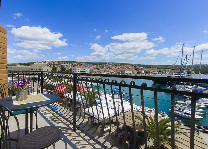 度假居 Stonehouse Popozo *