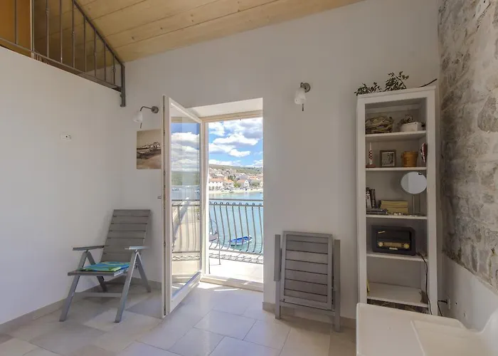 度假居 Stonehouse Popozo *