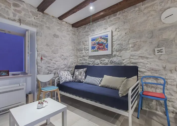 度假居 Stonehouse Popozo *