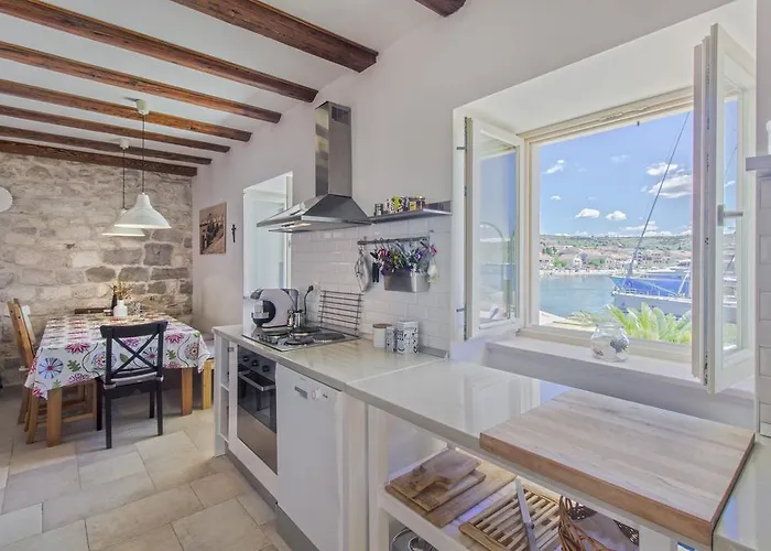 Stonehouse Popozo 度假居 *