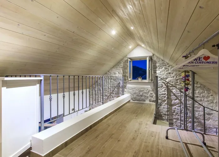 Stonehouse Popozo 普利莫顿