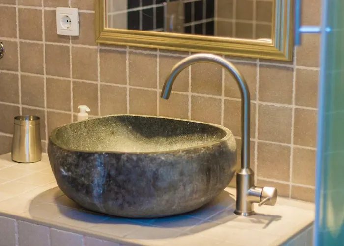 度假居 Stonehouse Popozo *